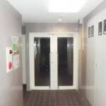 2WAYアクセス。洋室広々８帖。 画像3