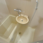 全室、大通りに面し、明るいお部屋。生活至便です。 画像8