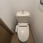 洋室８帖、クローゼットもあるので広々使えます。 画像8