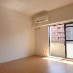 大通りに面し、生活至便です。 画像4